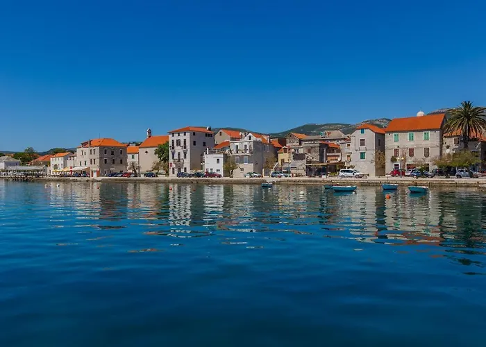 Jelen * Kaštela